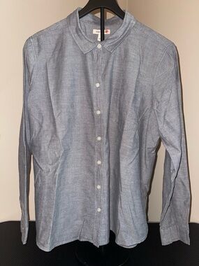 Women’s Light Blue Button-Up Shirt - Classic Long Sleeve Old Navy size XL